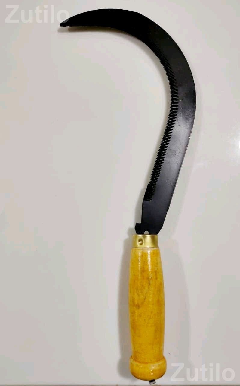 Curved Hand Sickle Set with Plastic Handle - ટૂલ્સ અને હાર્ડવેર - રાજકોટ શહેર - Image 3