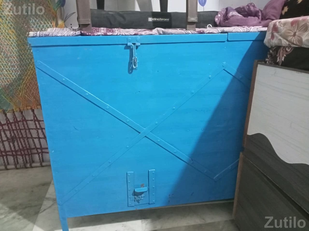 Large Metal Grain Storage Box with 2 Sections