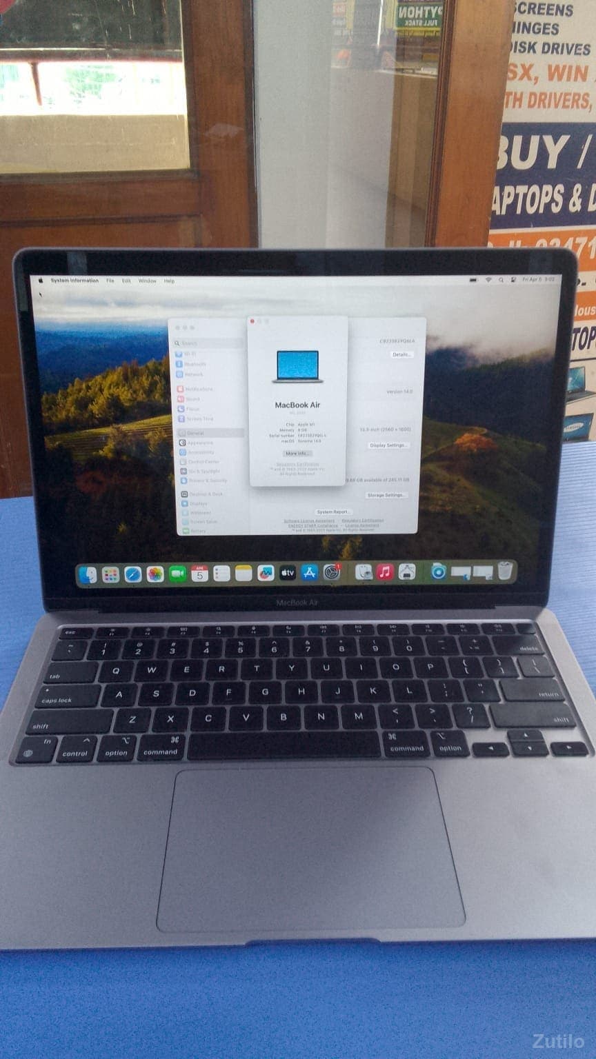 MacBook Air M1 - 2020 Model