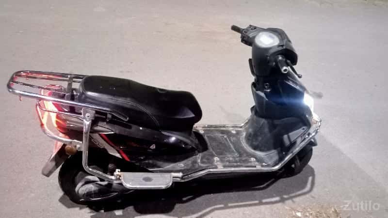 ચાર્જિંગ વાળી કુટી નવા બેટરા નાખેલા ચાર્જિંગ વાળી કુટી નવા બેટરા નાખેલા