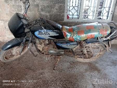 બાઇક વેચવાનું છે. બાઇક વેચવાનું છે.