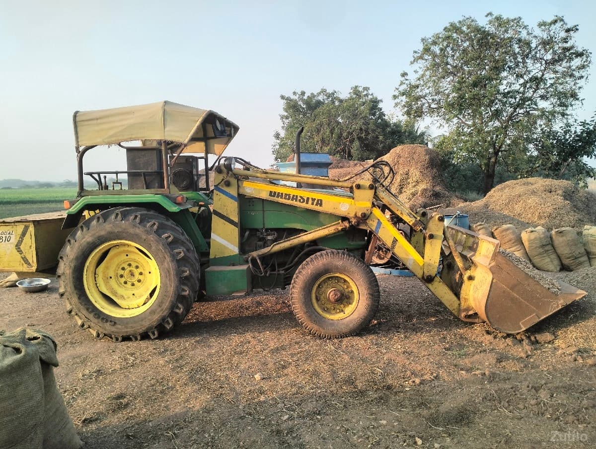 લોડર વેચવાનૂ છે