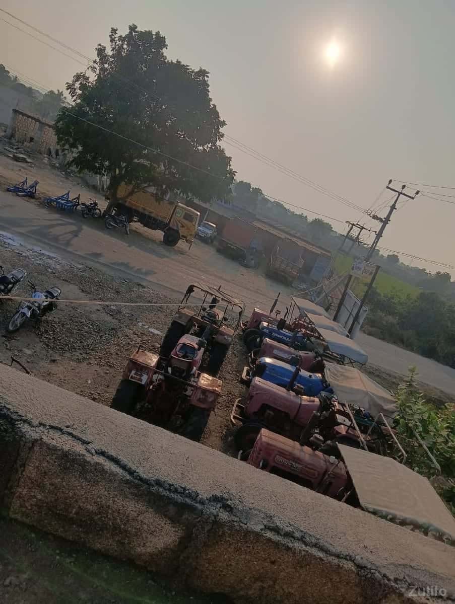 તેક્તર વેચવાના છે તેક્તર વેચવાના છે