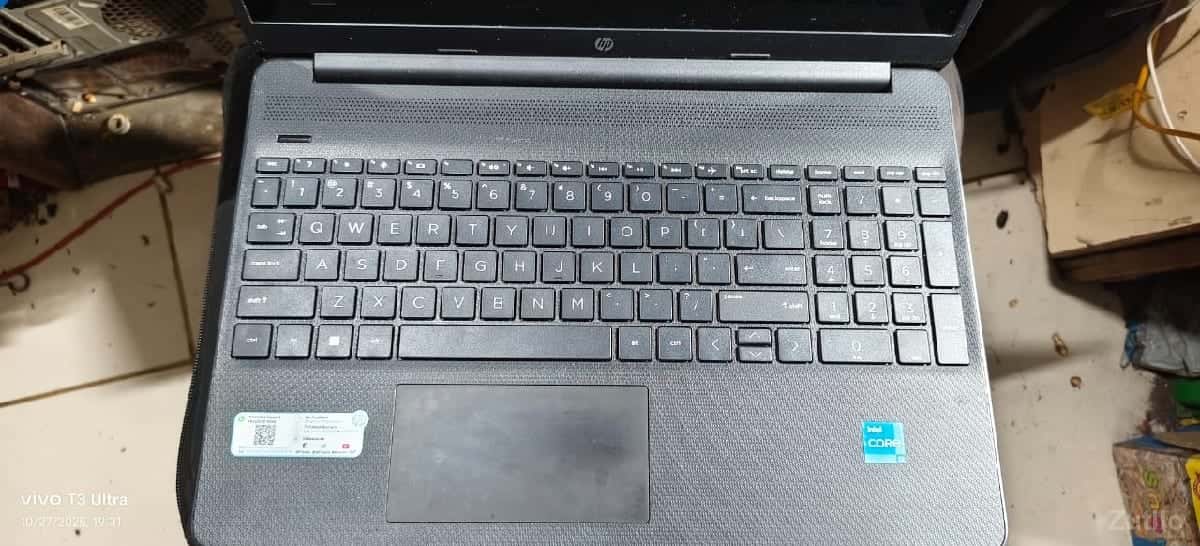 HP laptop એક વરસ પહેલા લીધું હતું HP laptop એક વરસ પહેલા લીધું હતું