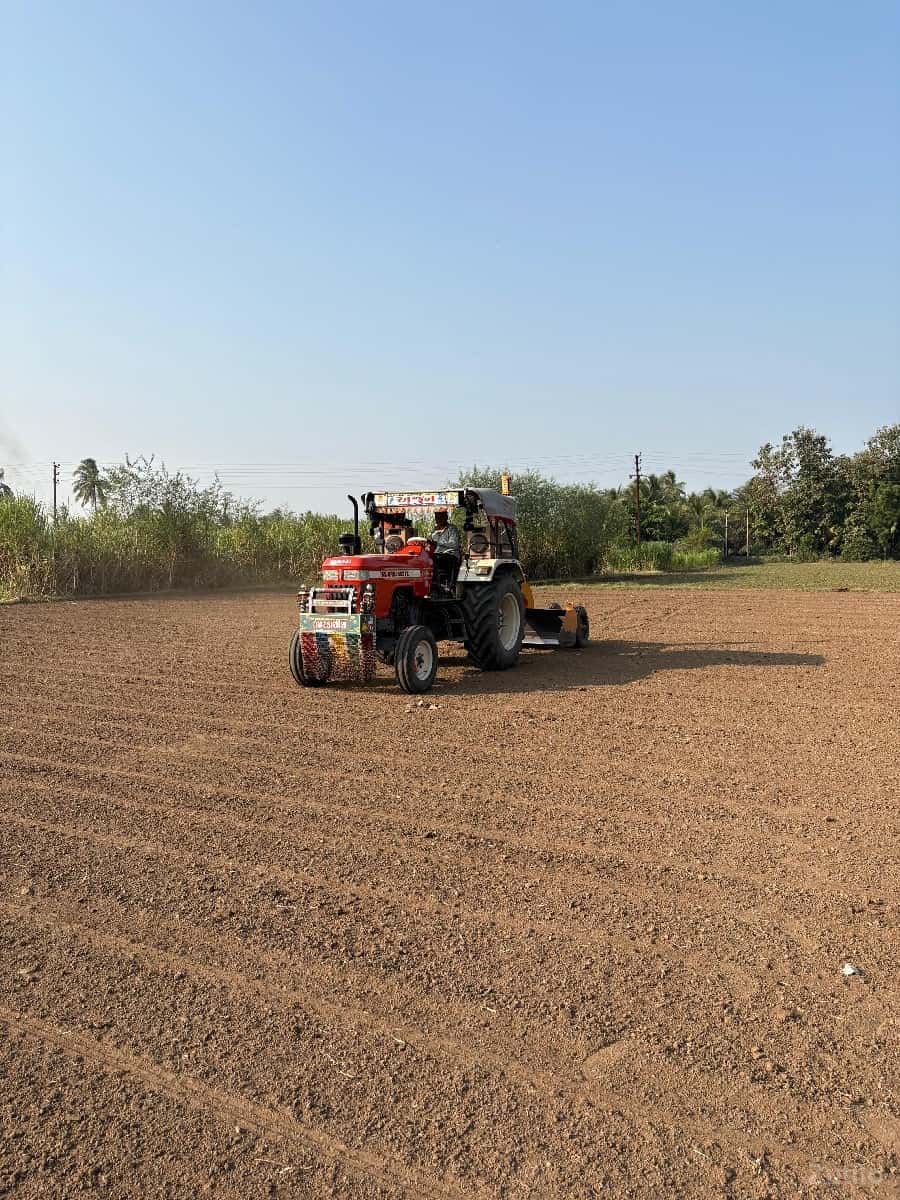 જમીન લેવલ કરવા માટે કોન્ટેક કરો જમીન લેવલ કરવા માટે કોન્ટેક કરો