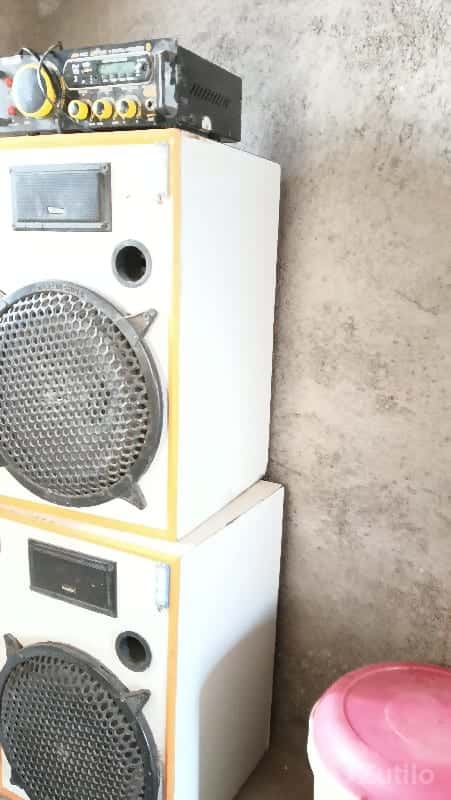 OPPO K5g સાથે બે સાઉન્ડ એમ્પ્લીફાયર OPPO K5g સાથે બે સાઉન્ડ એમ્પ્લીફાયર