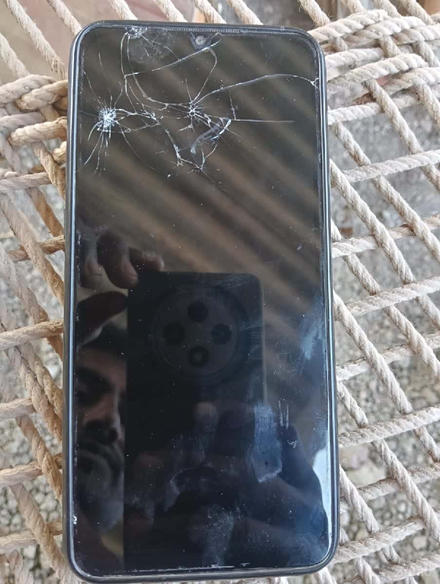 ફોન વેચવાનો છે ફોન વેચવાનો છે