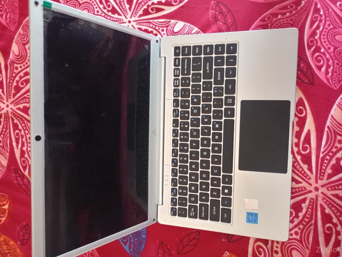 લેપટૉપ વેચવાનો છે.