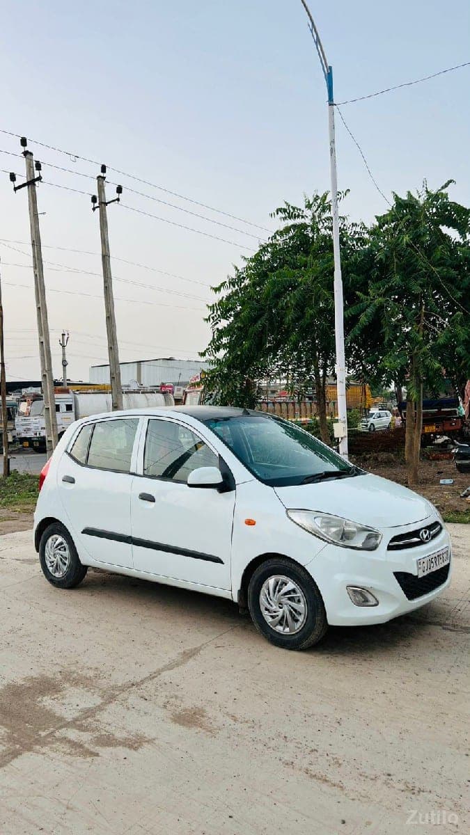 hundai i10 CNG