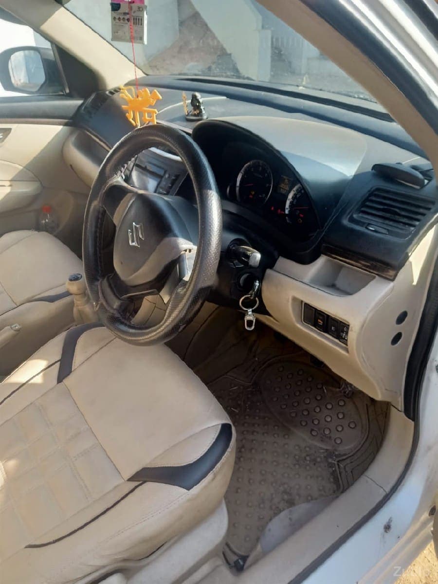 ફોર વ્હીલર વેચવાની છે - Cars - Dwarka - Image 1