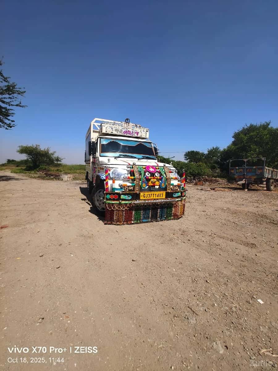 બોલેરો વેચવાનો છે બોલેરો વેચવાનો છે