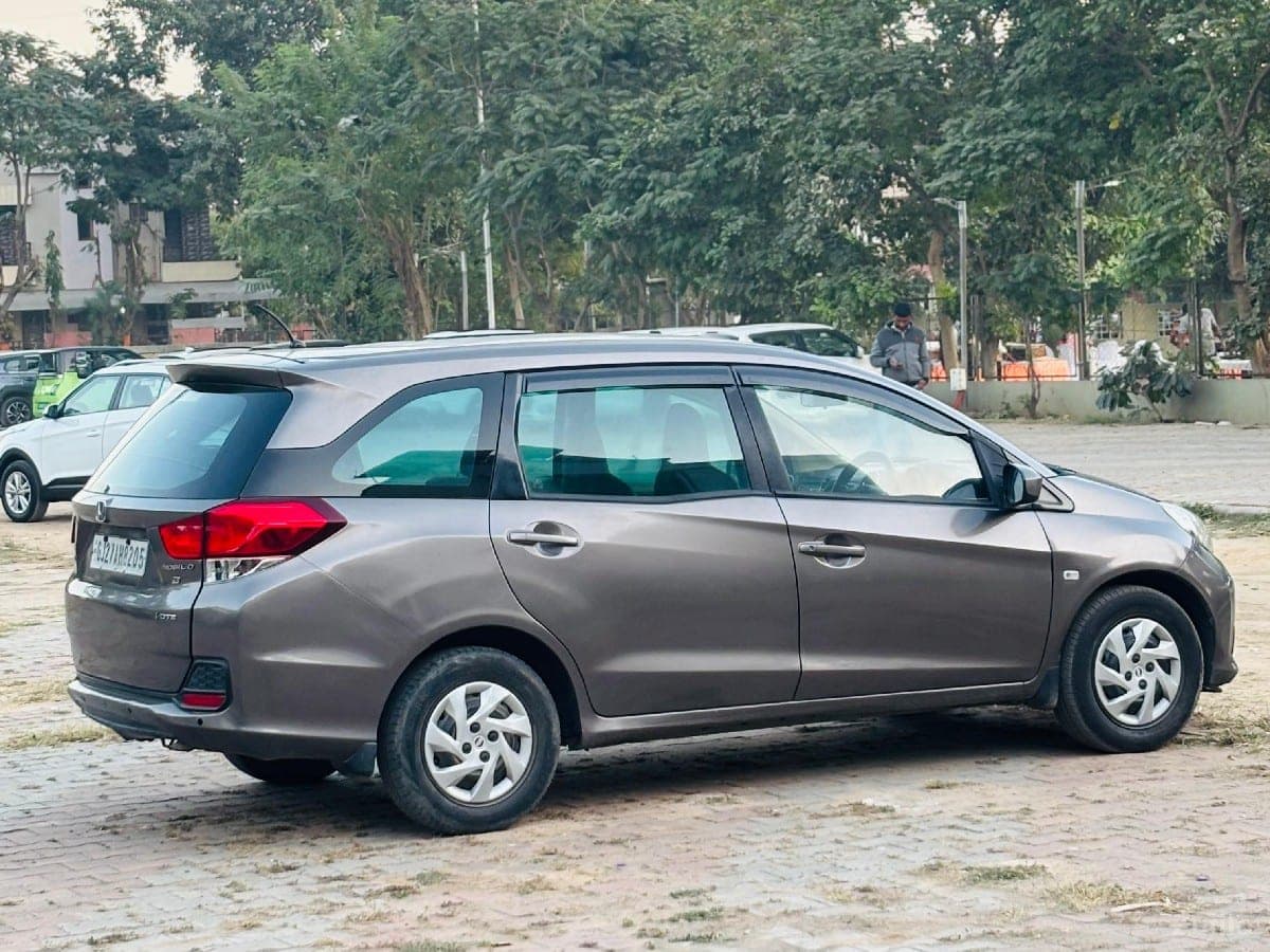 Hyundai Mobilio