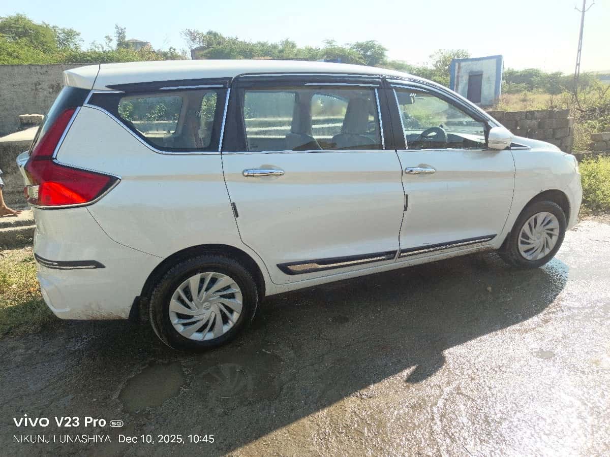 ઘરઘરાઉ ગાડી વેચવાની છે ઘરઘરાઉ ગાડી વેચવાની છે