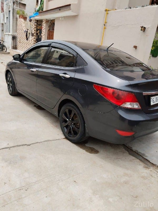 વરના ફયુડી ઓટોમેટીક પુસ સટાટ