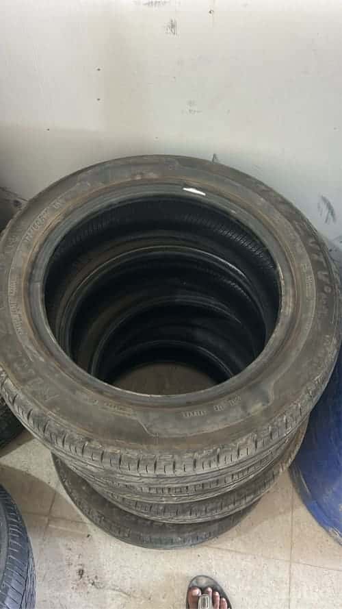 બધી ગાડી ના જૂના ટાયર મળી જશે બધી ગાડી ના જૂના ટાયર મળી જશે