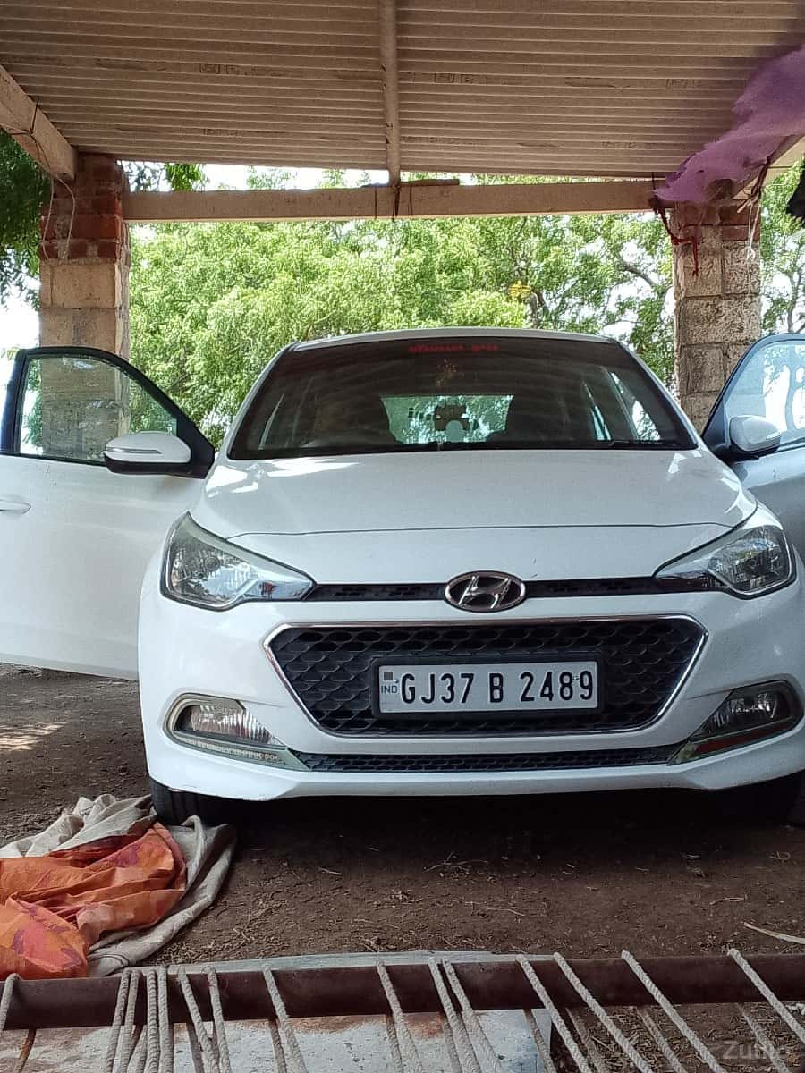 i20 ghadi ekchej karvi che i20 ghadi ekchej karvi che