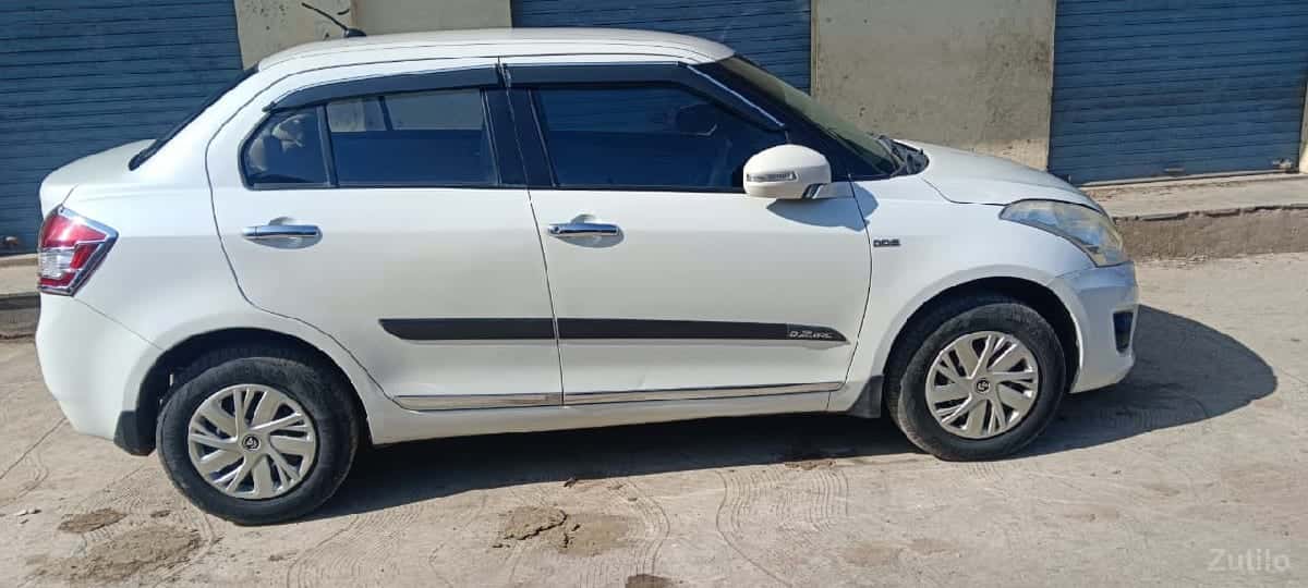 કાર વેચવાની છે કાર વેચવાની છે