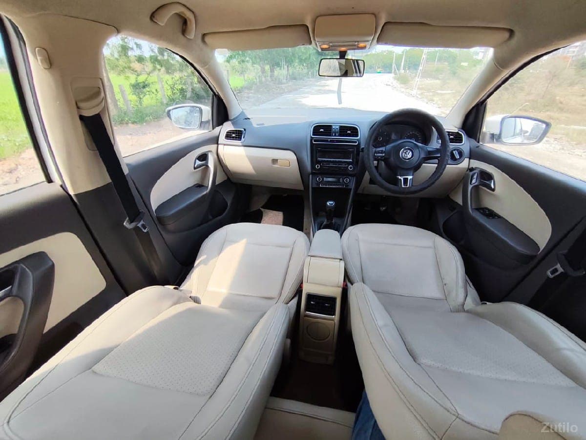 ફોર વ્હીલ વહેંચવા ની છે