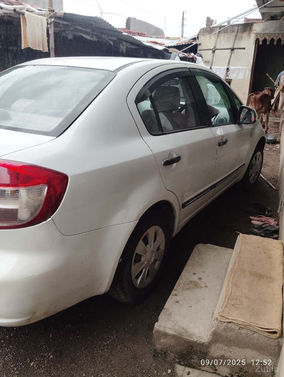 આ ગાડી વેચવાની છે આ ગાડી વેચવાની છે