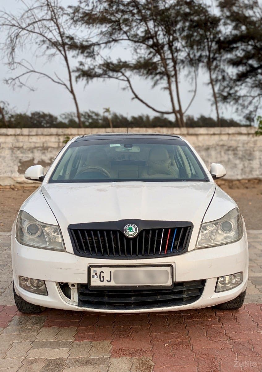 2012 SKODA LAURA DIZAL