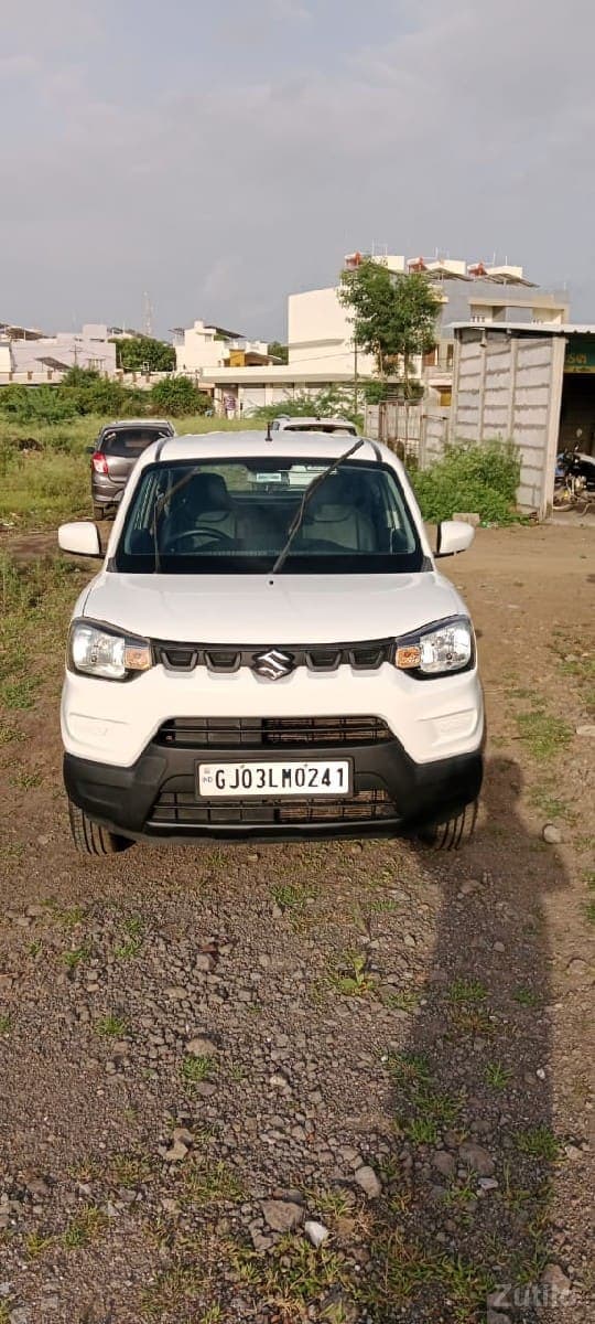 ફોર વ્હીલ વેચવાની છે