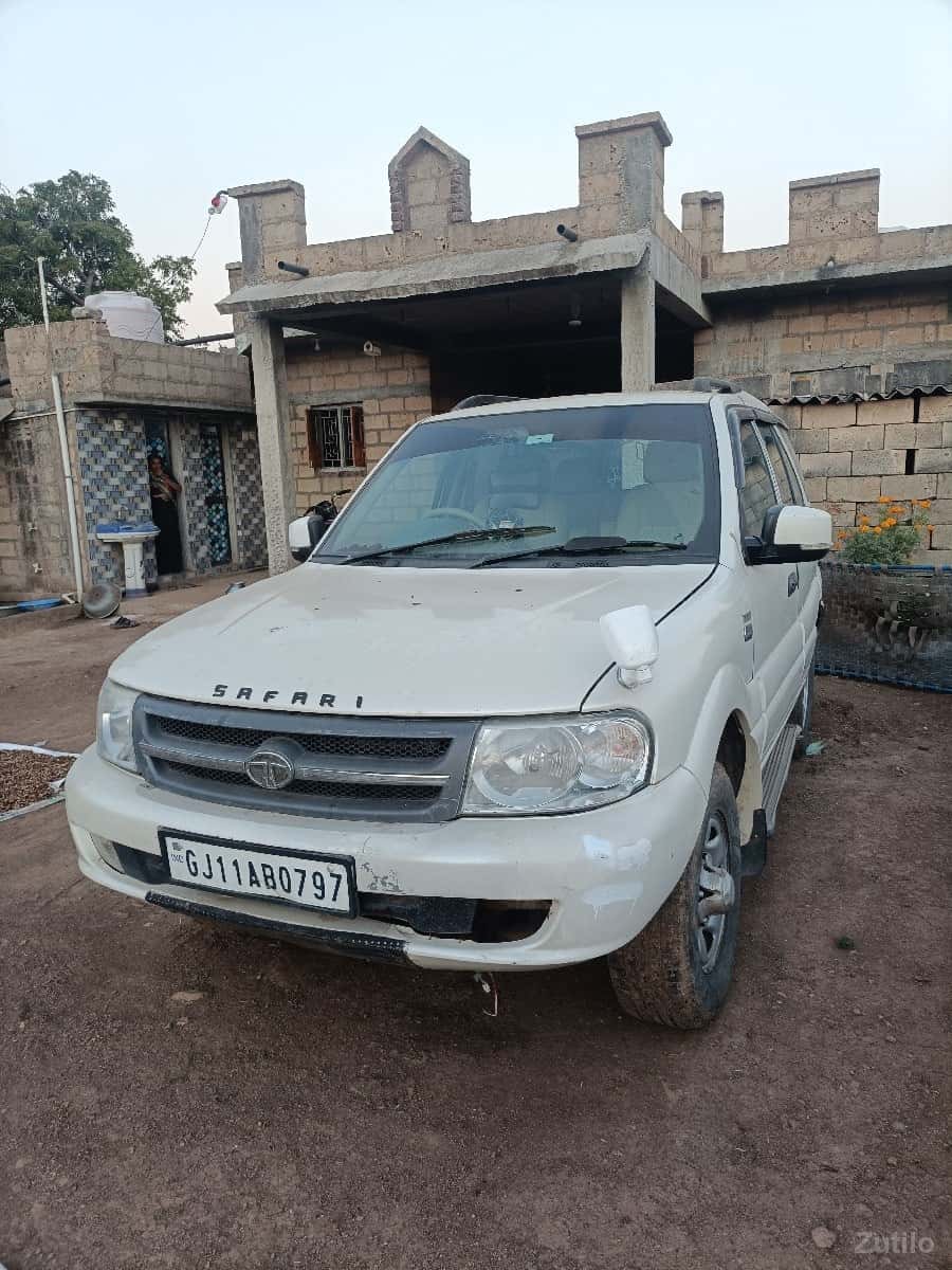 ગાડી વેચવાની છે ગાડી વેચવાની છે