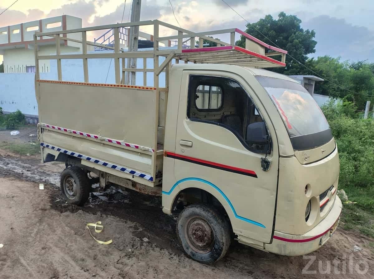 Used Chota Hathi 2010 Cargo Pickup Used Chota Hathi 2010 Cargo Pickup