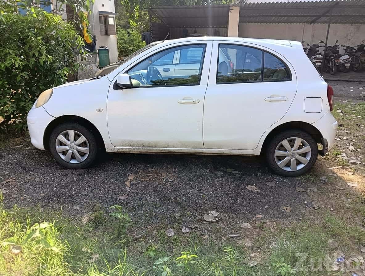 Nissan Micra 2011 White Hatchback Nissan Micra 2011 White Hatchback