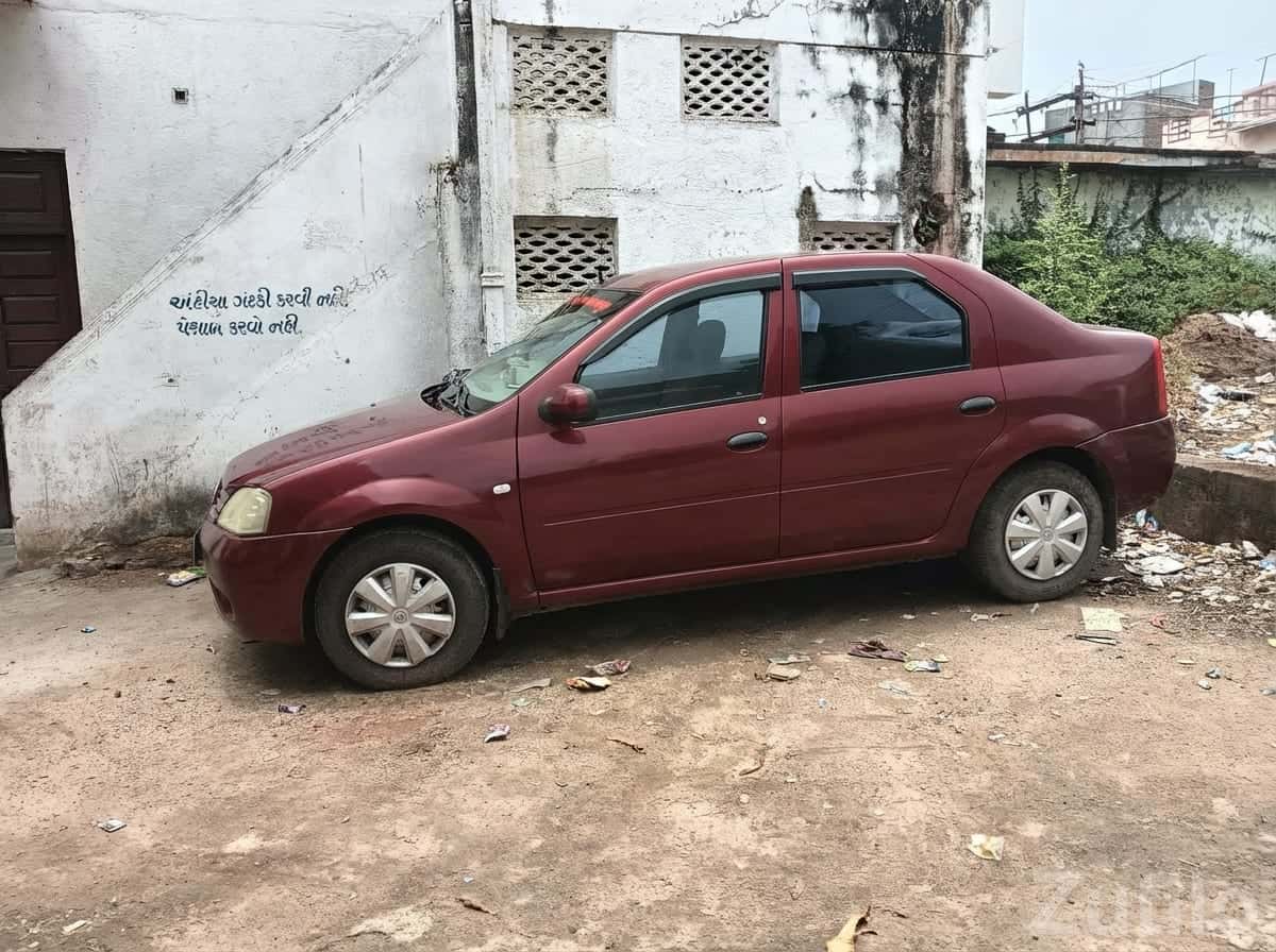 Mahindra Logan Red Sedan for Sale Mahindra Logan Red Sedan for Sale
