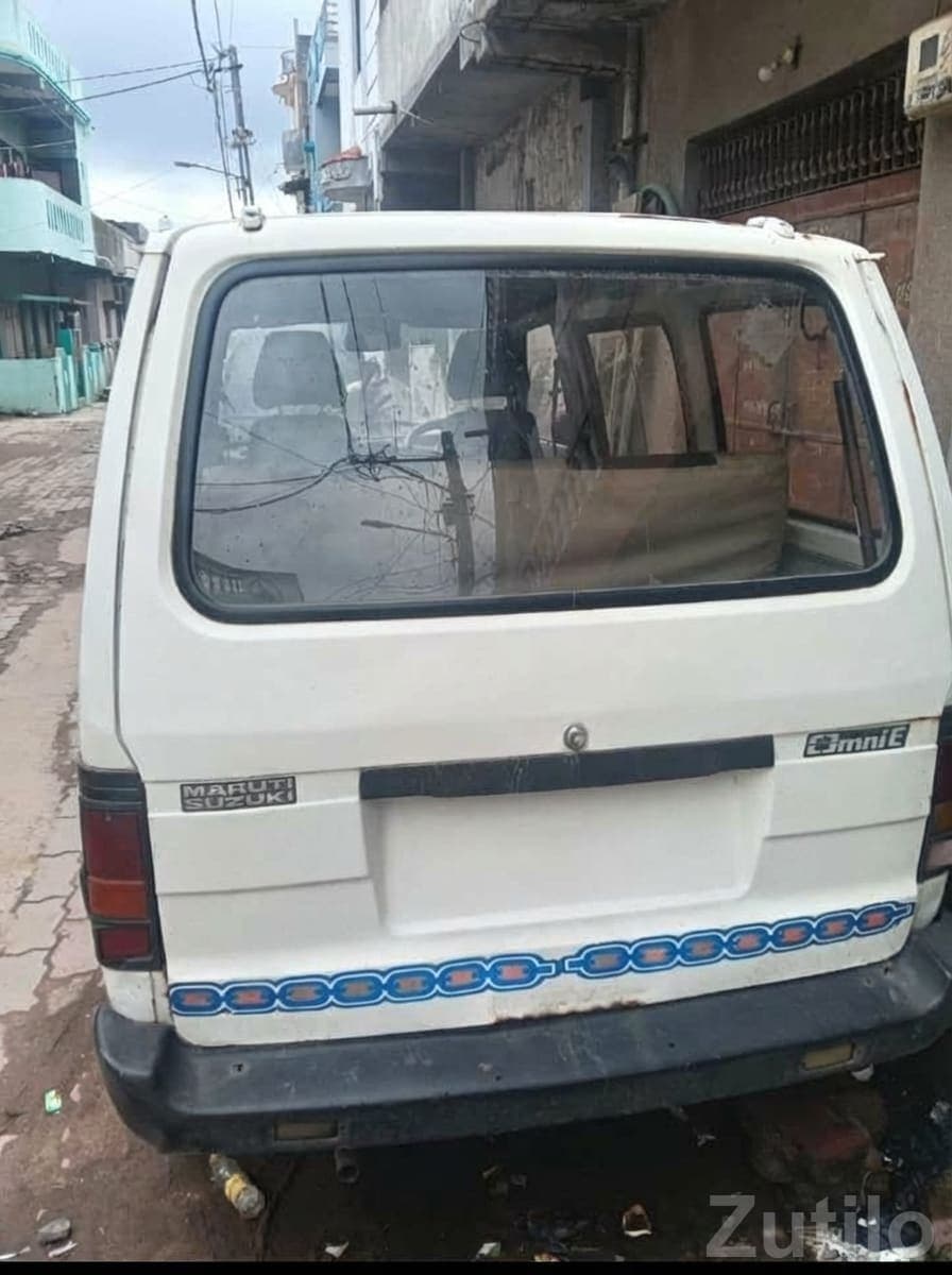 Maruti Suzuki Omni White Family Van