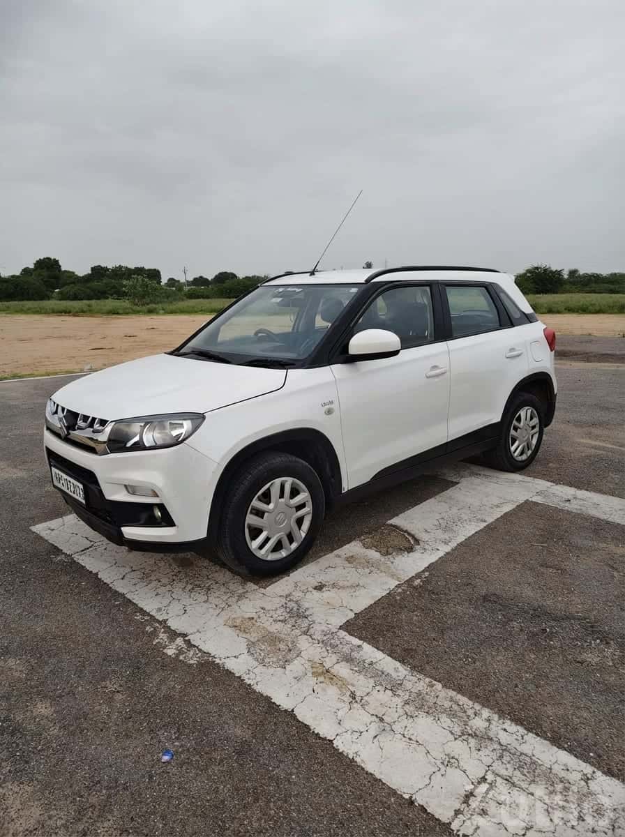 2020 Brezza White, Single Owner SUV 2020 Brezza White, Single Owner SUV