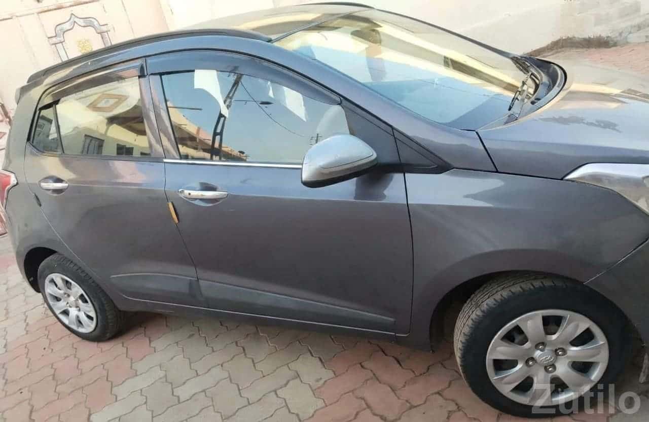 Hyundai Grand i10 Grey Hatchback Hyundai Grand i10 Grey Hatchback