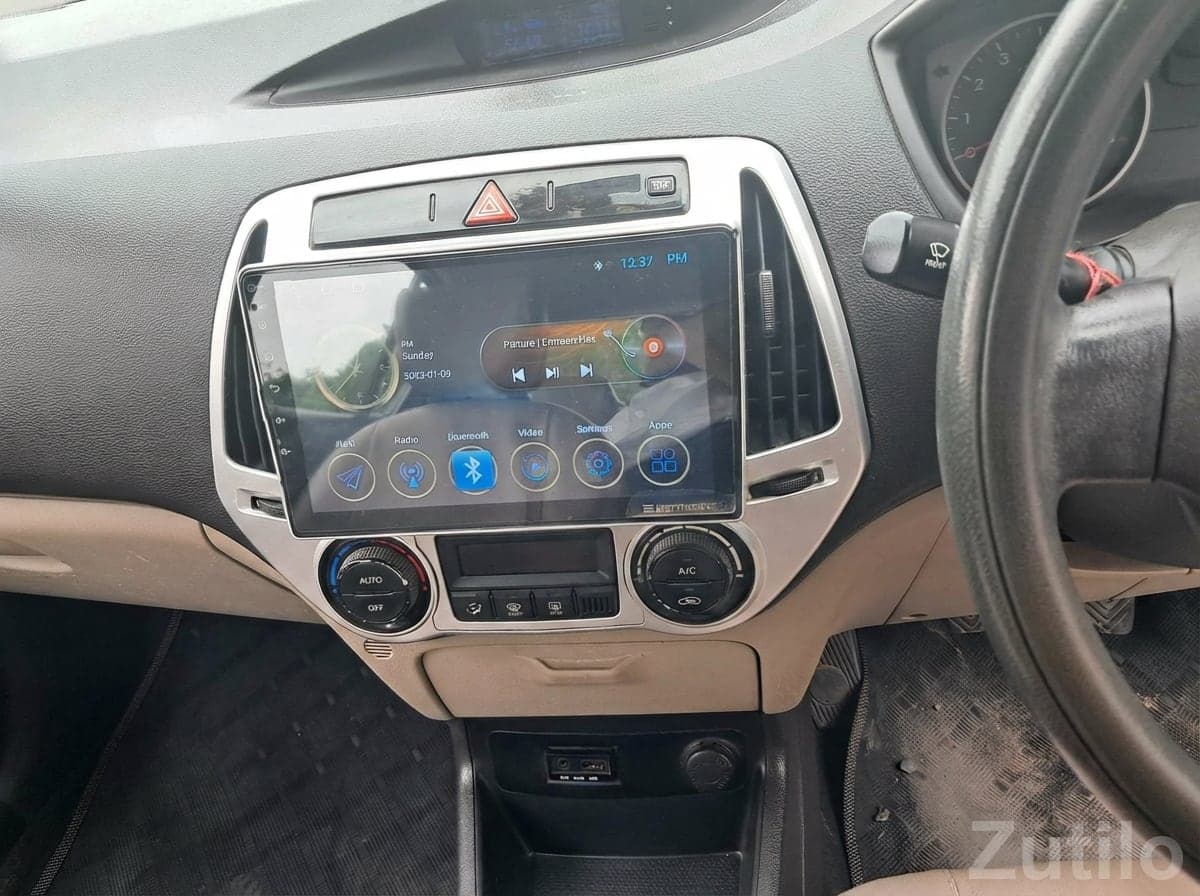 Hyundai i20 CNG 2013 with Touchscreen
