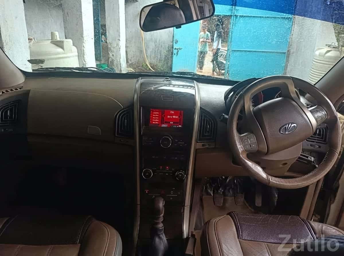 Mahindra XUV500 W8 2013 Top Model SUV Mahindra XUV500 W8 2013 Top Model SUV