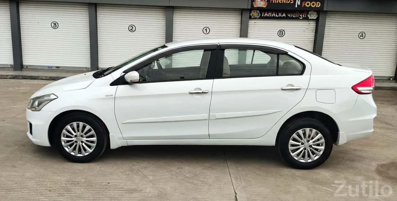 White Ciaz ZXI+ Sedan in Excellent Condition White Ciaz ZXI+ Sedan in Excellent Condition