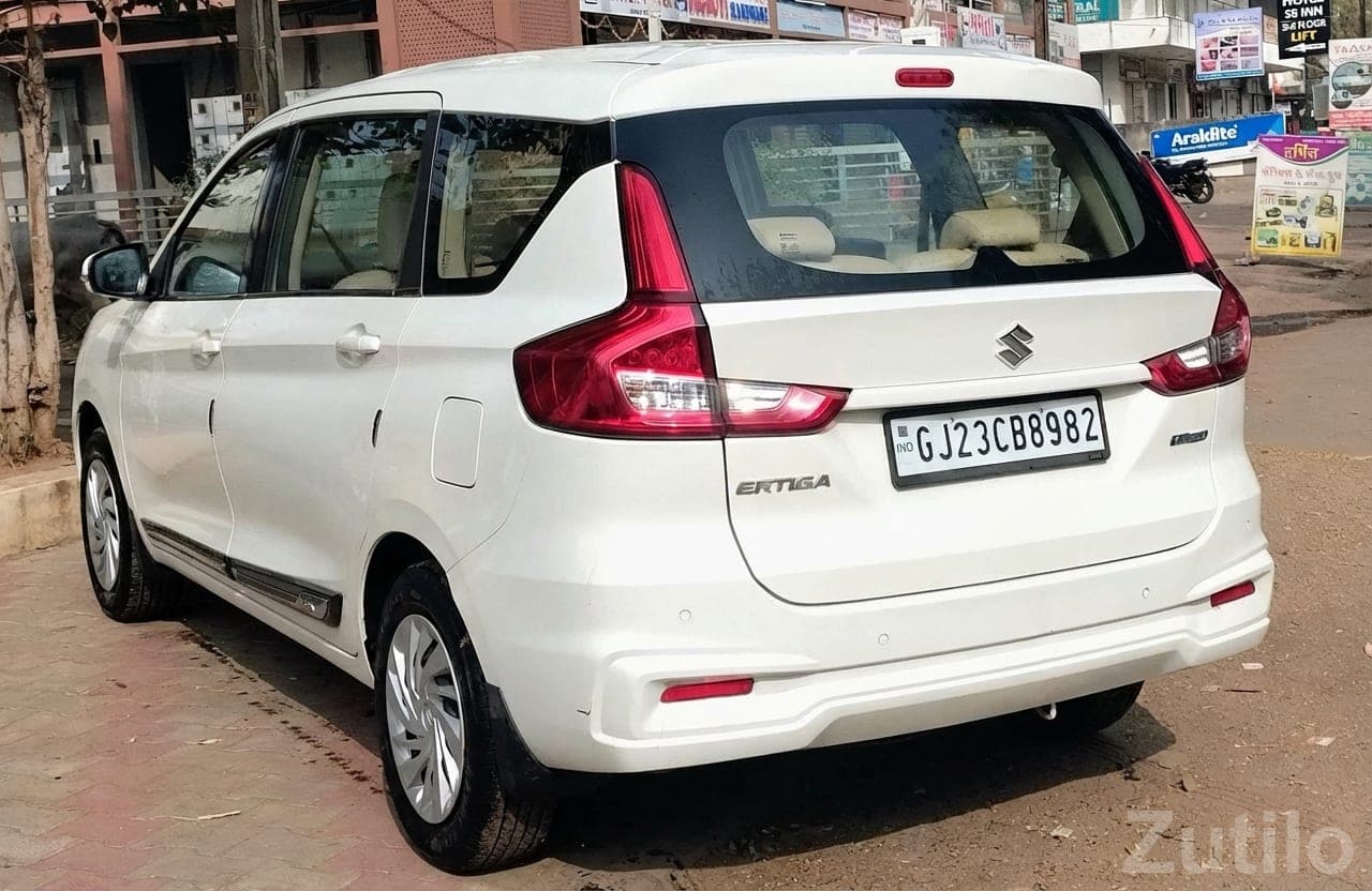 White Maruti Suzuki Ertiga MPV White Maruti Suzuki Ertiga MPV