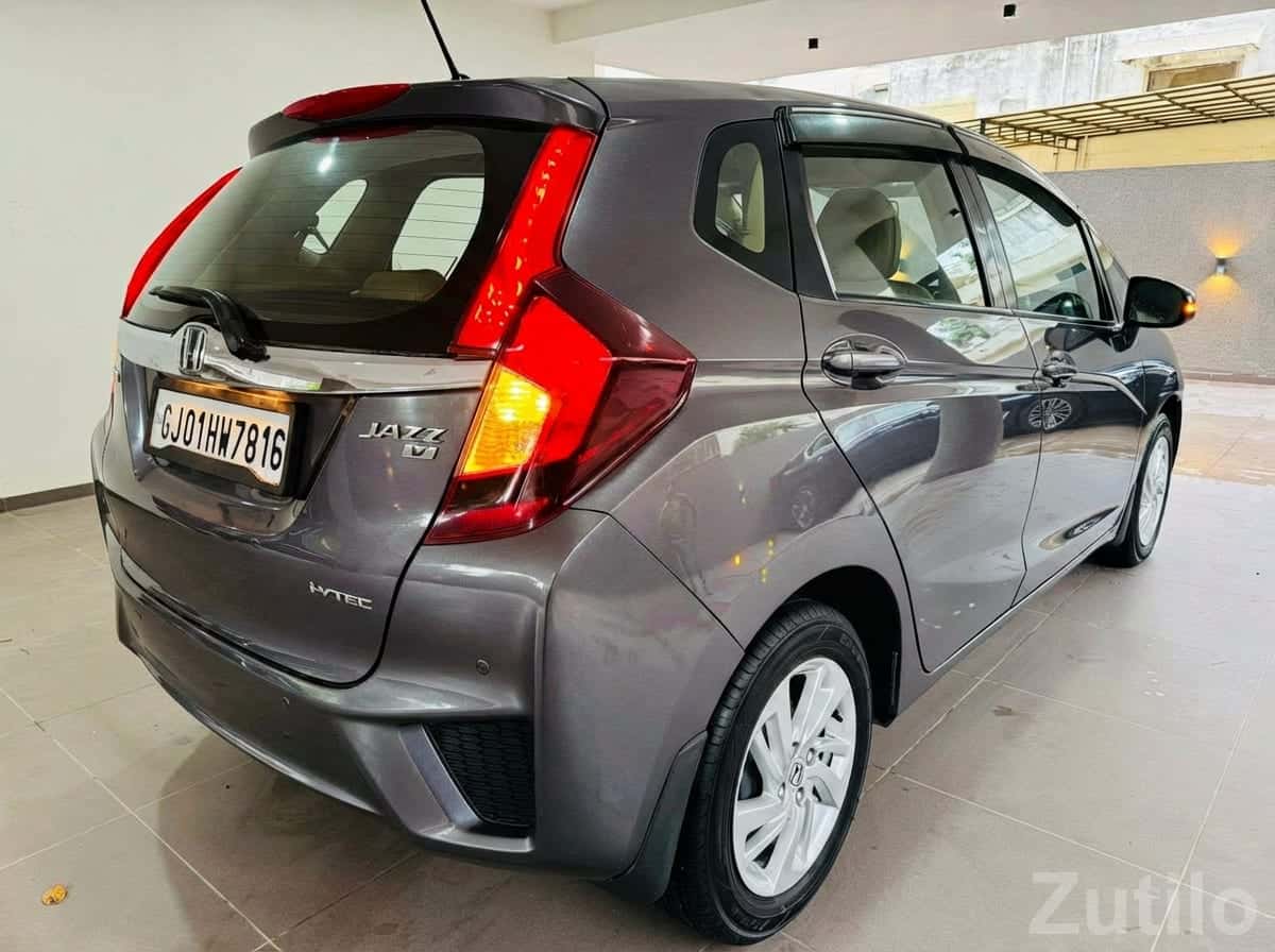Honda Jazz V i-VTEC Grey Hatchback Honda Jazz V i-VTEC Grey Hatchback