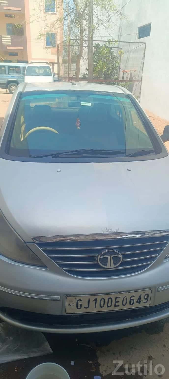 Well Maintained Tata Sedan in Silver Well Maintained Tata Sedan in Silver