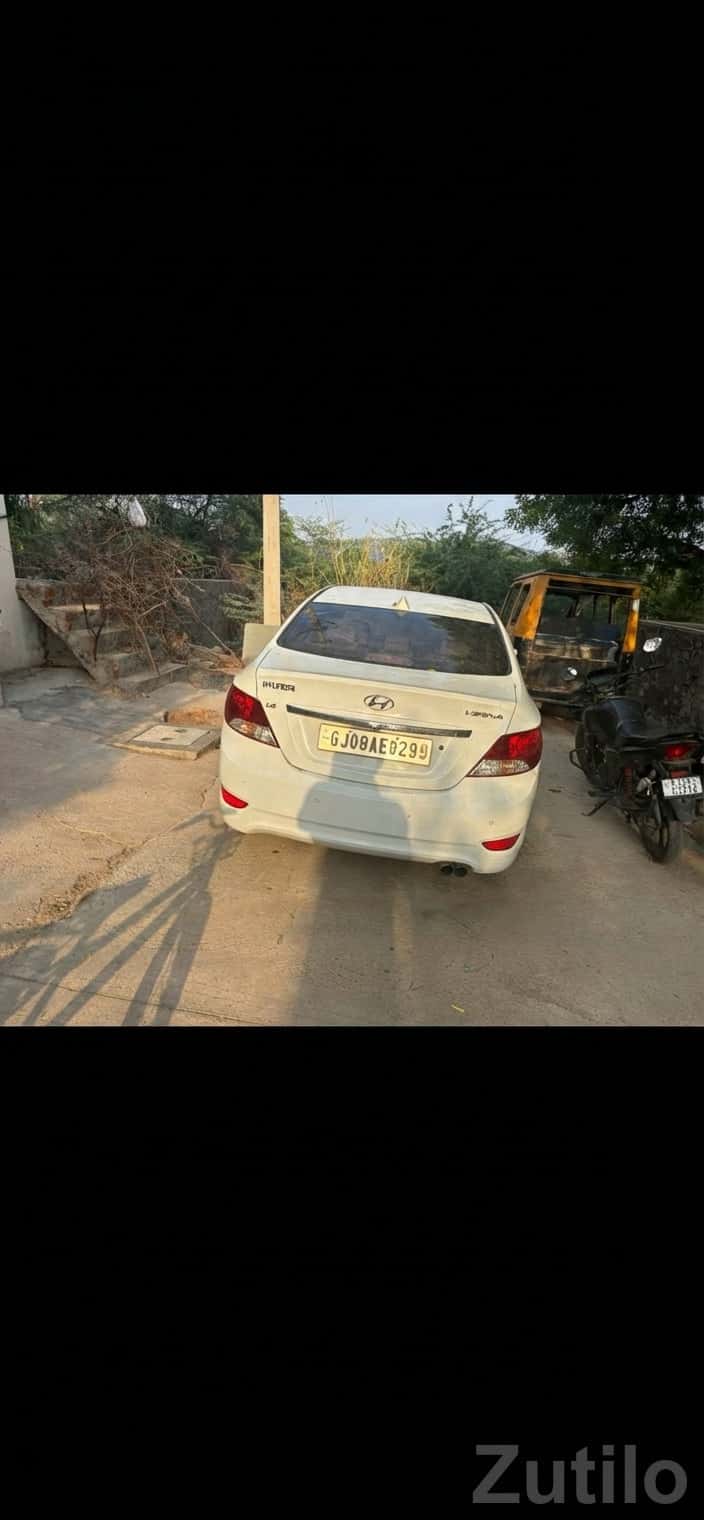 Hyundai Verna White Sedan for Sale Hyundai Verna White Sedan for Sale