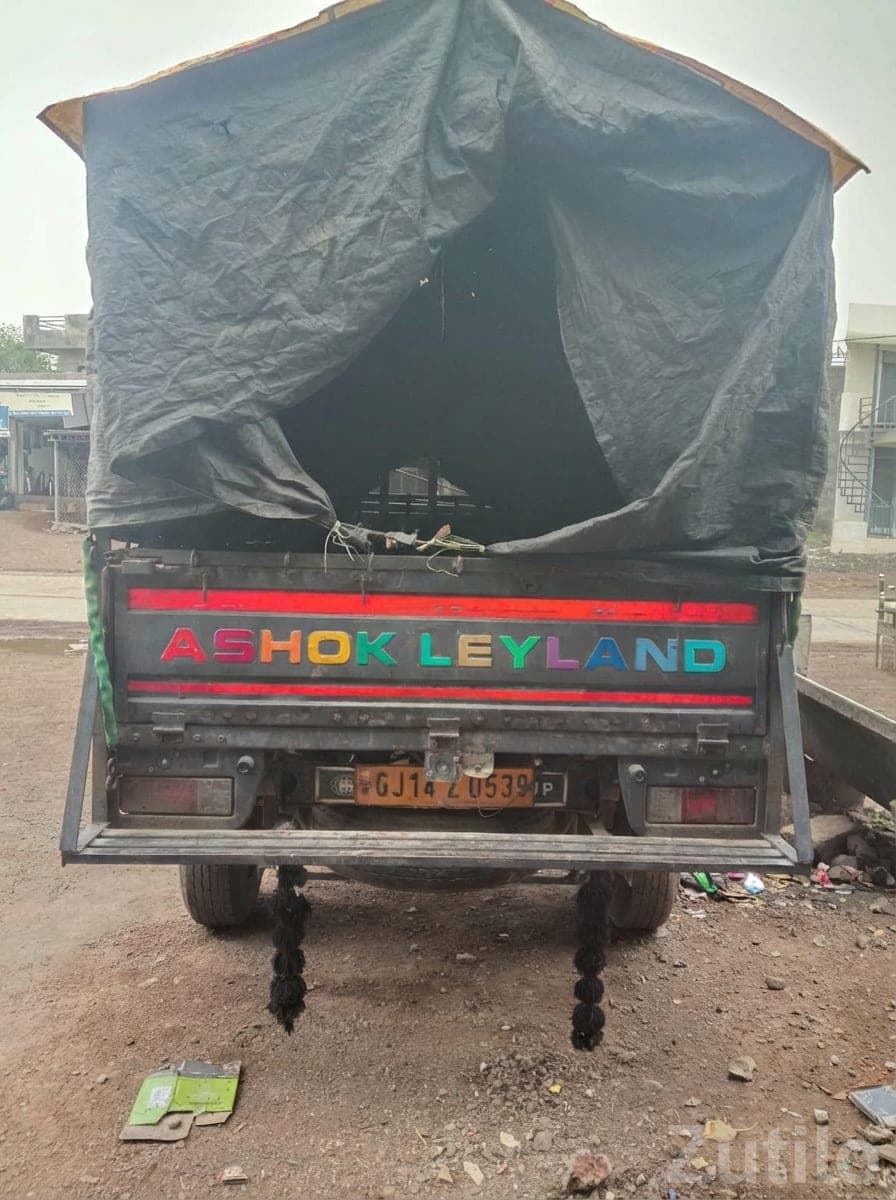 Ashok Leyland Covered Cargo Truck