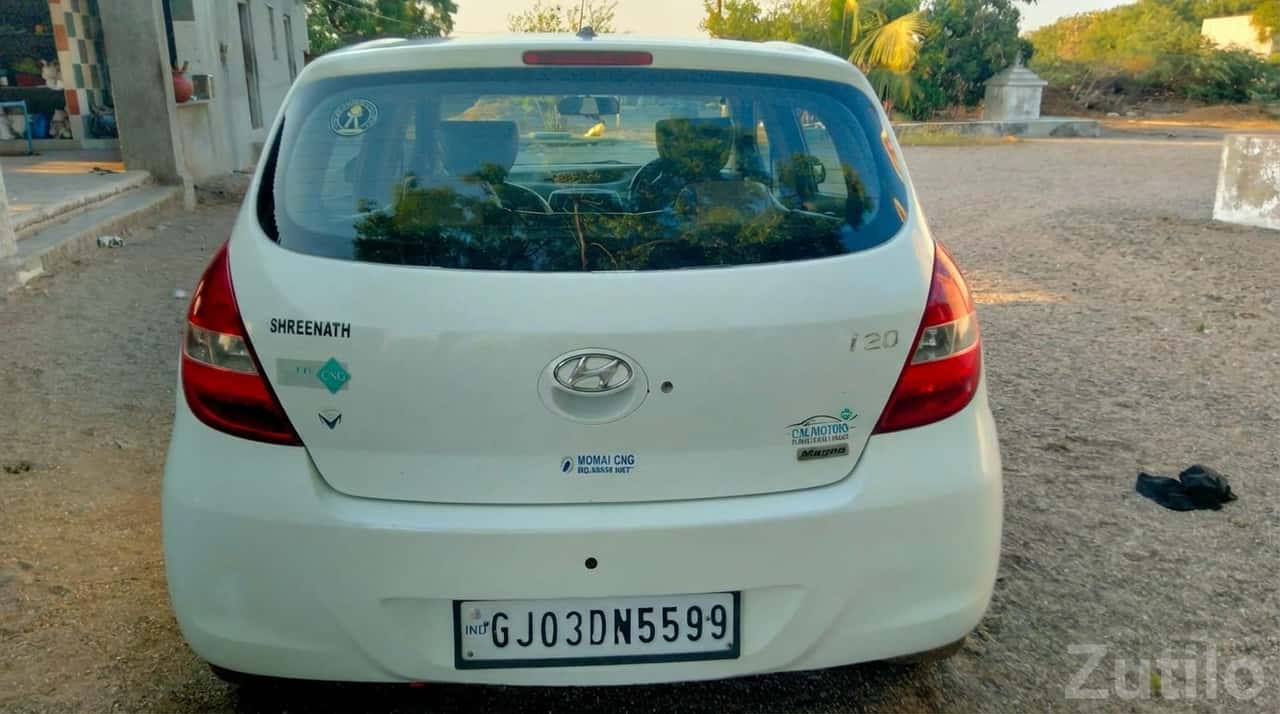 Hyundai i20 Magna Petrol CNG Hybrid White Hyundai i20 Magna Petrol CNG Hybrid White