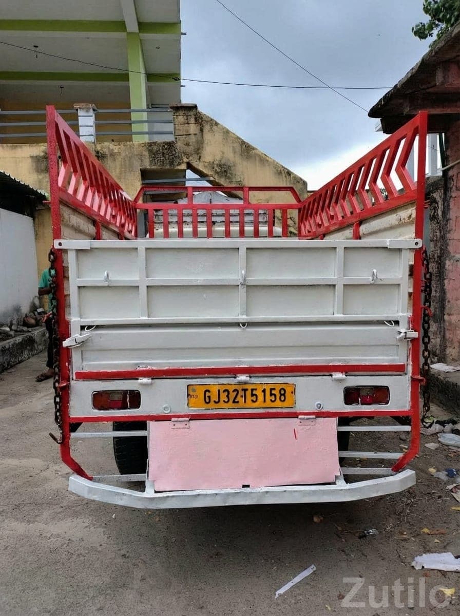 Mahindra Bolero CNG Cargo Truck