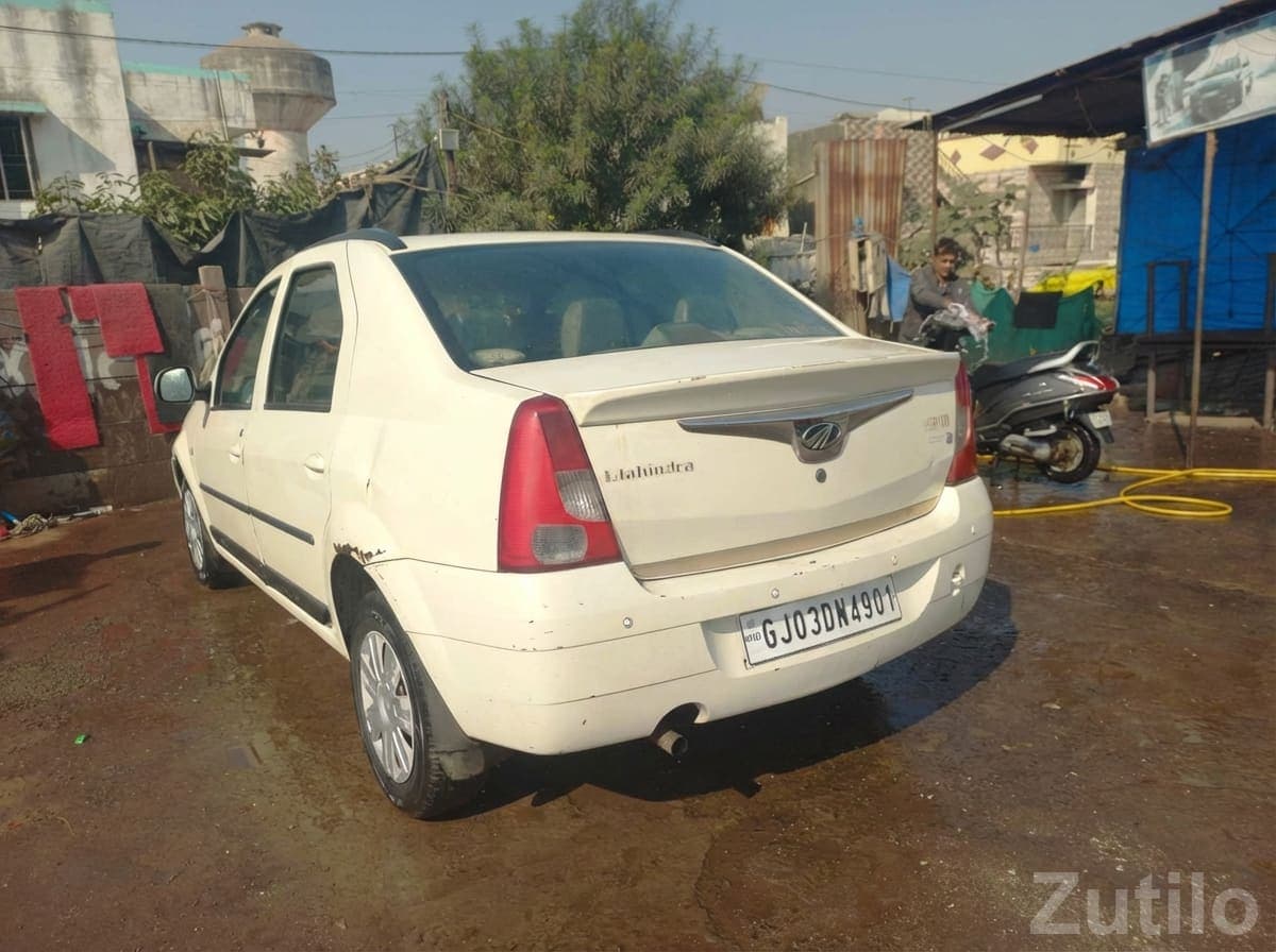 2011 Mahindra Verito White Sedan
