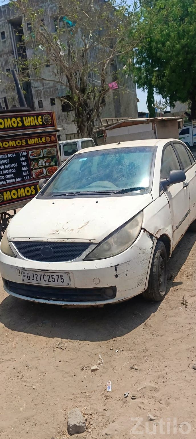 2012 White Hatchback – Ideal Project Car