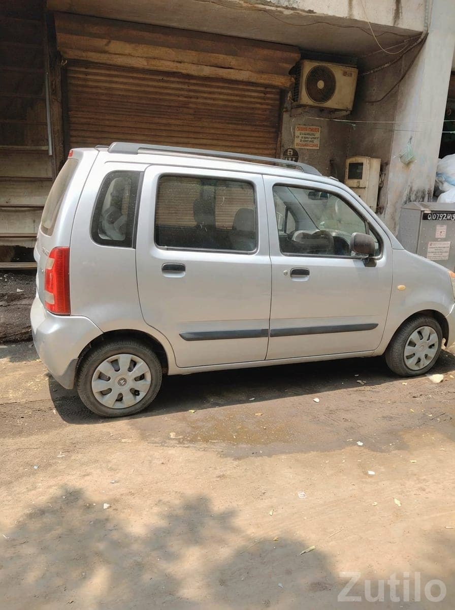 Used Maruti Wagon R Silver Hatchback