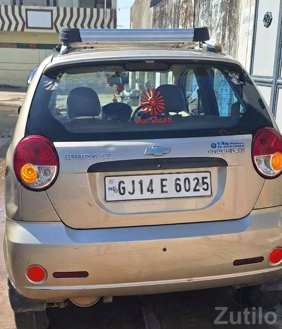 Chevrolet Spark 2012 LT Silver Hatchback