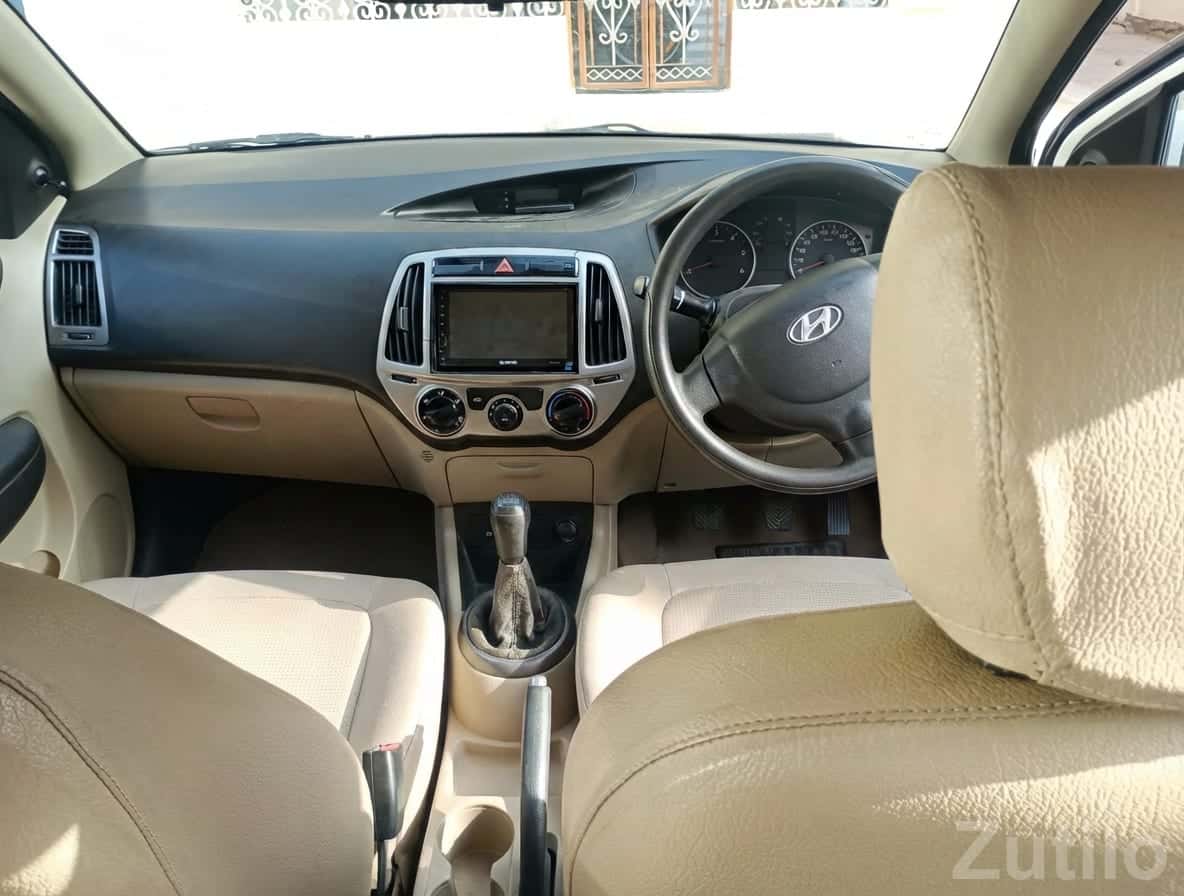 Hyundai i20 with Clean Beige Interior Hyundai i20 with Clean Beige Interior