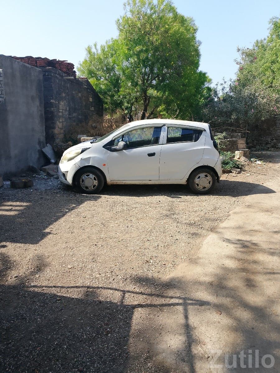 White Small City Car for Quick Sale
