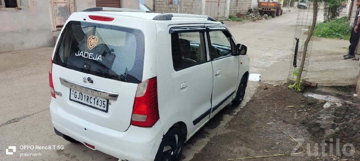 Maruti WagonR CNG White Family Car