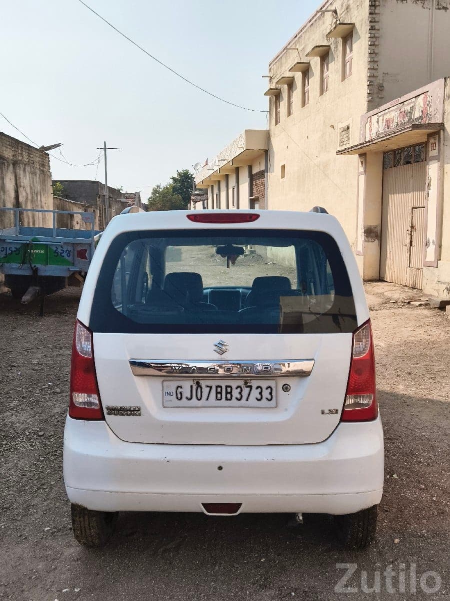 Maruti Suzuki WagonR LXI - White Hatchback